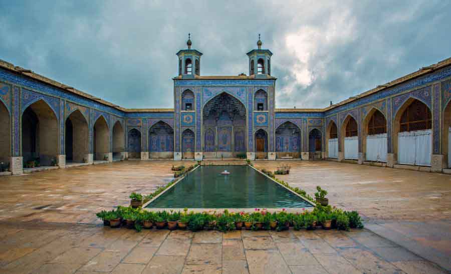 آشنایی با مسجد نصیرالملک ، مسجد صورتی ایران