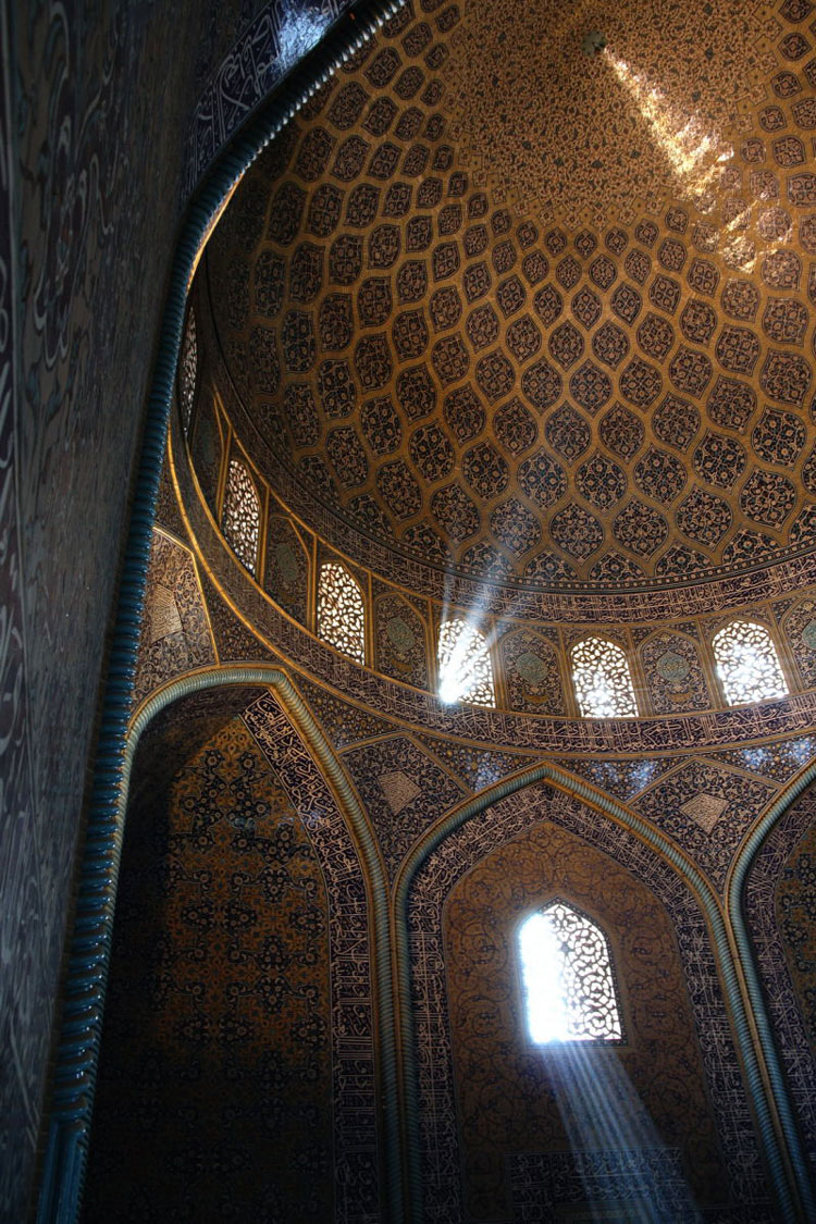 نقش نور پردازی در معماری ایرانی  و سنتی